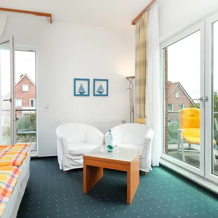 Haus Koebesine 15 فندق *