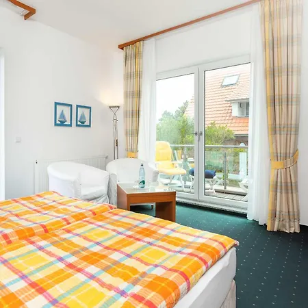 Hotel Haus Koebesine 15 *