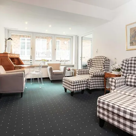 Haus Koebesine 15 *