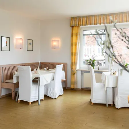 Haus Koebesine 15 *